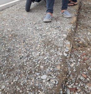 Tampak Bahu Jalan yang berlokasi dilapangan inomasa Bintauna